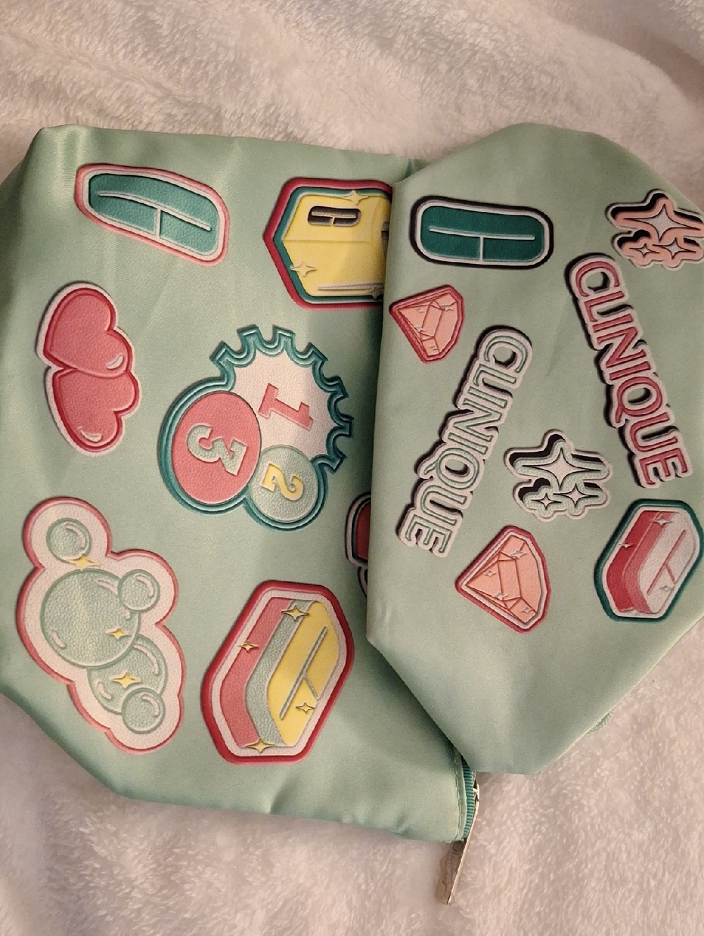 Clinique Mint Sticker-Graphic Pouch Duo